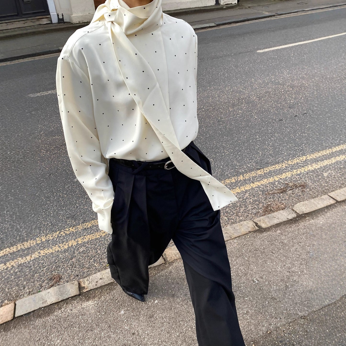 Ribbon Polka-dot Loose-fitting Commuter Long Sleeve Top